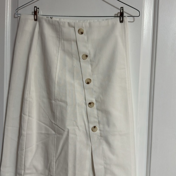 Multi-Button Split Middle Waist Maxi Skirt - Picture 6 of 12